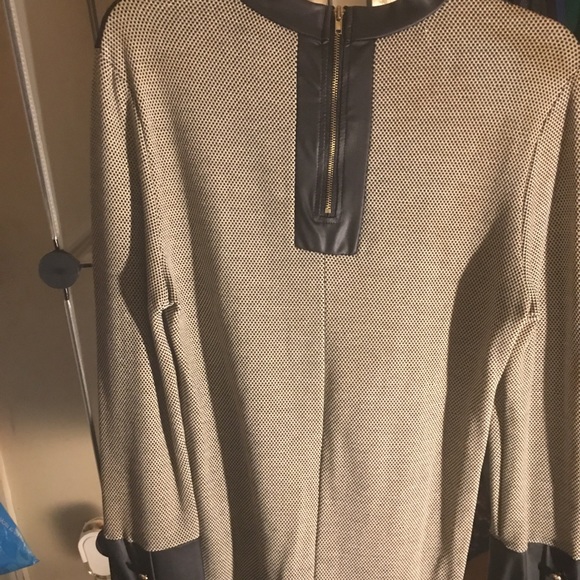 Black and white top with leather neck and cuffs zipper on back - Picture 2 of 2